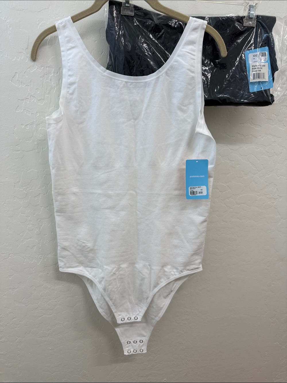 Women’s Yummie  White and Black cotton full back tank Bodysuit size 2X/3X